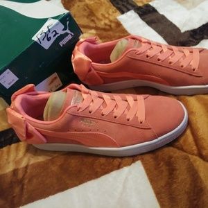 LAST PAIR IN STOCK Puma Suede Bow Sneakers